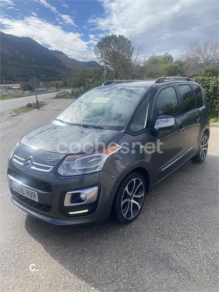 Gris / plata Usado 2014 Citroën C3 Picasso Attraction Monovolumen | 6999 € (Precio justo) - Imagen 1/4