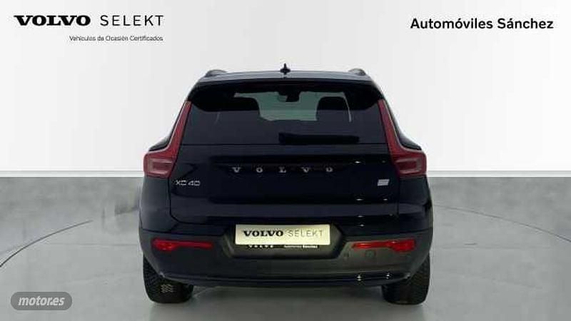 Usado Volvo XC40 Core 175 kW (238 CV) 2023 Negro SUV