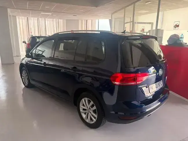 Usado VW Touran Sportline 115 CV (84 kW) 2018 Azul Monovolumen