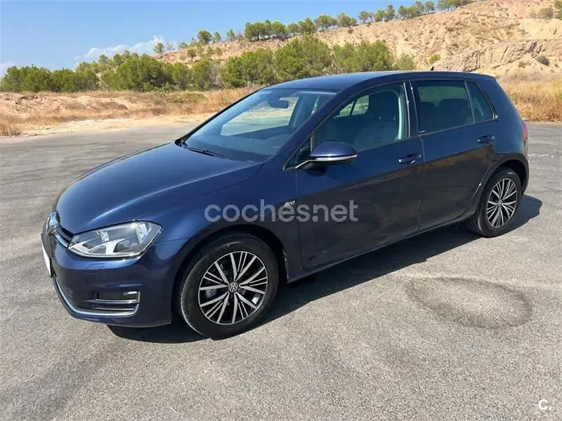 Usado VW Golf VII Edition 110 CV (80 kW) 2016 Azul Berlina
