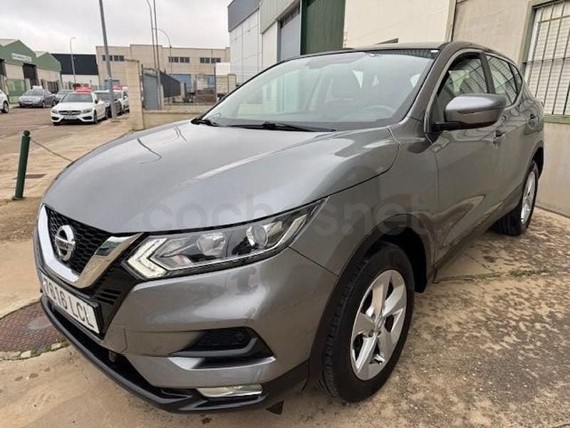 Usado Nissan Qashqai Acenta 115 CV (84 kW) 2019 Gris / plata SUV