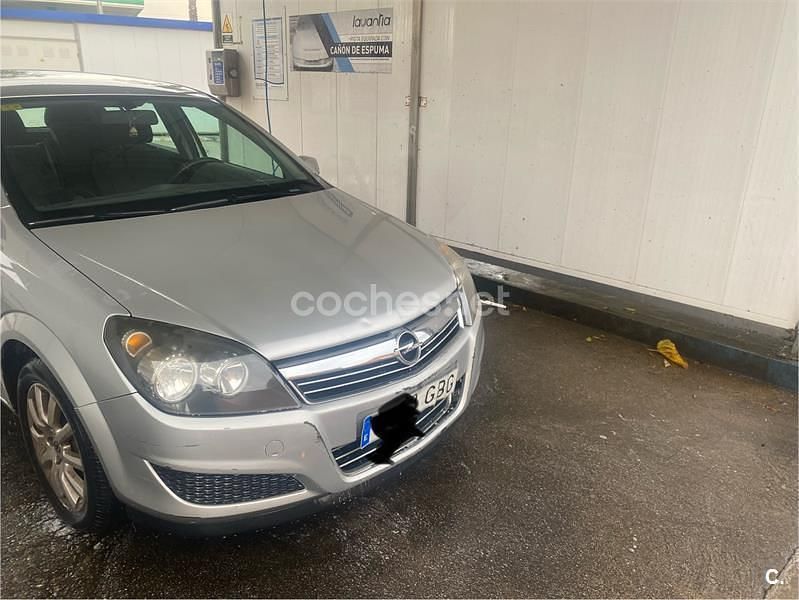 Gris / plata Usado 2008 Opel Astra Cosmo Berlina | 3800 € (Precio justo) - Imagen 1/4