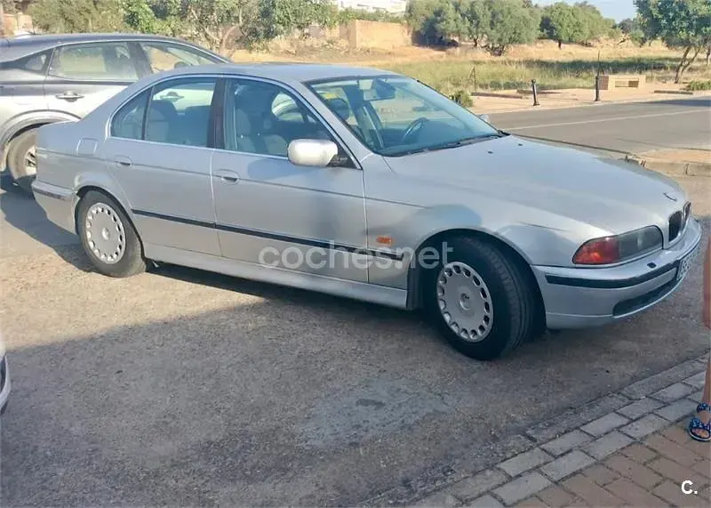 Usado BMW 520 150 CV (110 kW) 1999 Gris / plata Berlina