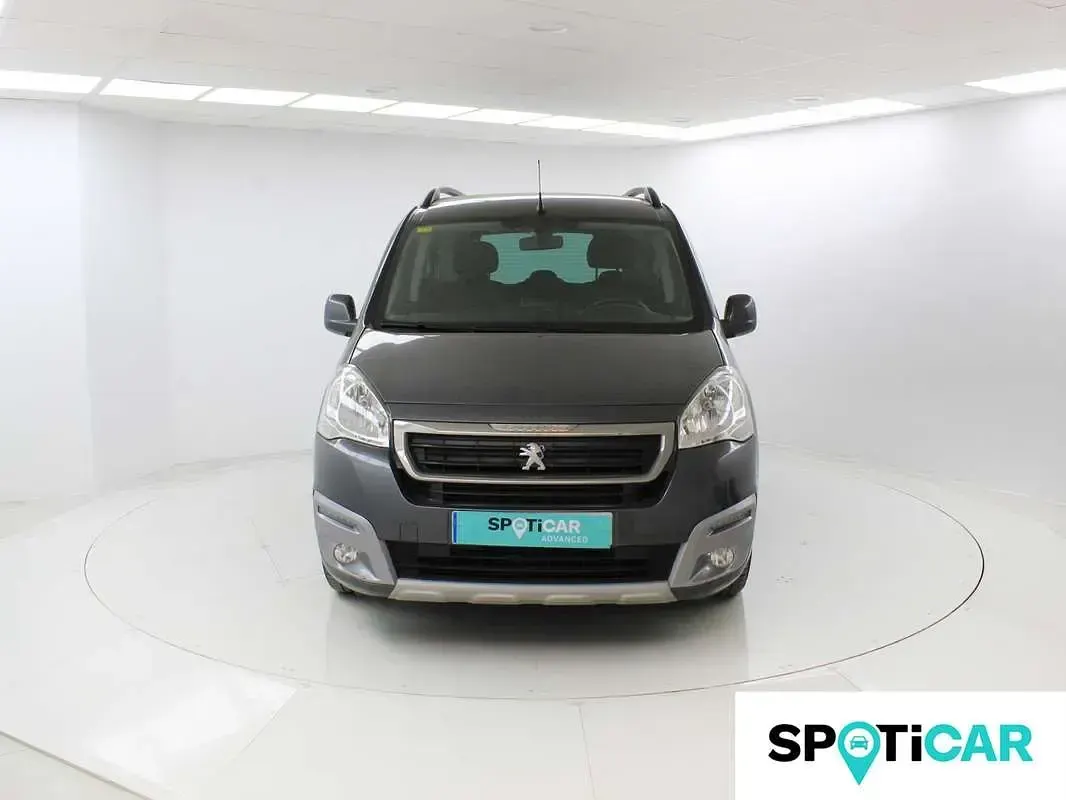 Usado Peugeot TePee Style 99 CV (72 kW) 2018 Gris Van