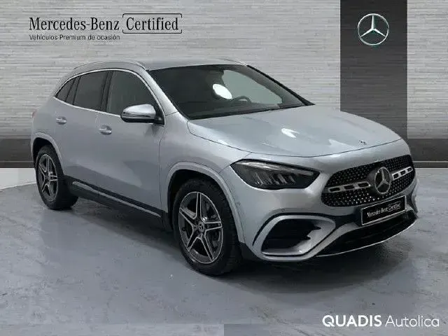Usado Mercedes GLA200 150 CV (110 kW) 2026 Plata hightech SUV