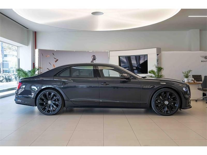 Nuevo Bentley Flying Spur Mulliner 782 CV (575 kW) 2025 Gris / plata Berlina