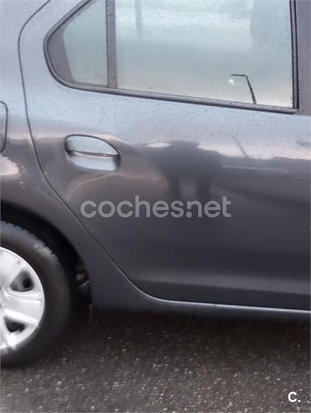 Usado Dacia Logan Lauréate 90 CV (66 kW) 2017 Gris / plata Berlina