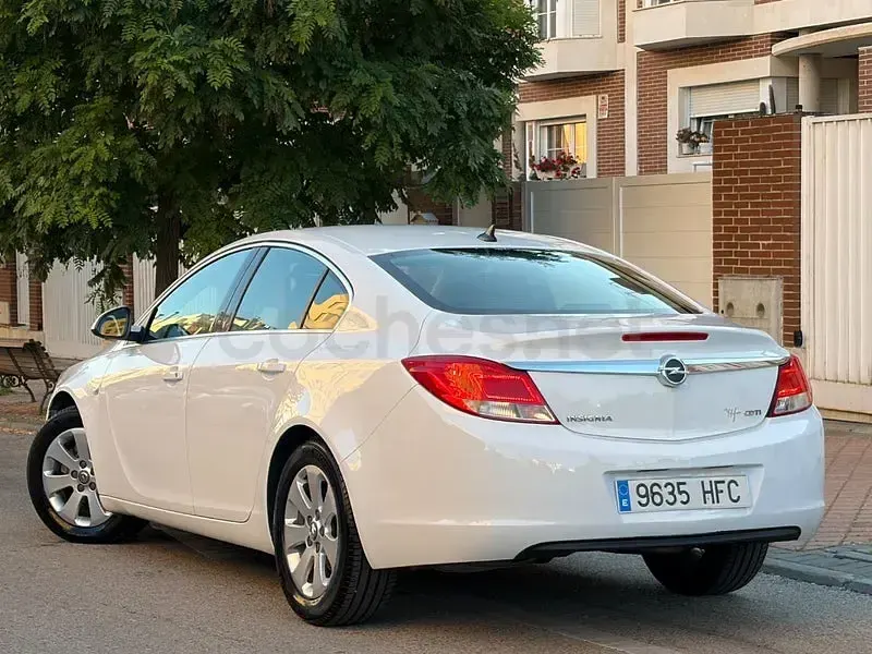 Usado Opel Insignia Cosmo 130 CV (95 kW) 2011 Blanco Berlina