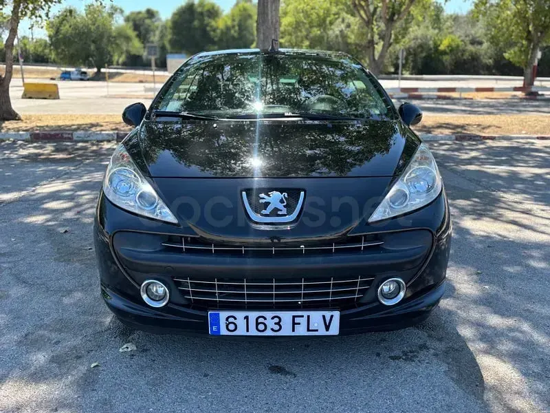 Usado Peugeot 207 CC Sport 110 CV (80 kW) 2007 Negro Descapotable