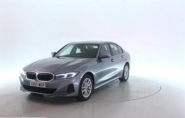 Gris Usado 2024 BMW 320e Berlina | 33.850 € (Buen precio) - Imagen 1/4