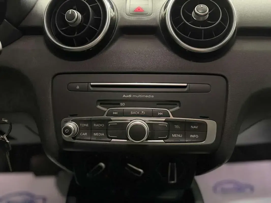 Usado Audi A1 Sportback S-Line 95 CV (69 kW) 2015 Gris Utilitario