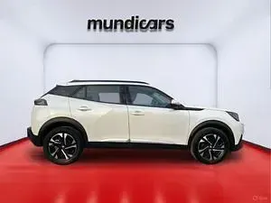Usado Peugeot 2008 Allure 131 CV (96 kW) 2020 Blanco SUV