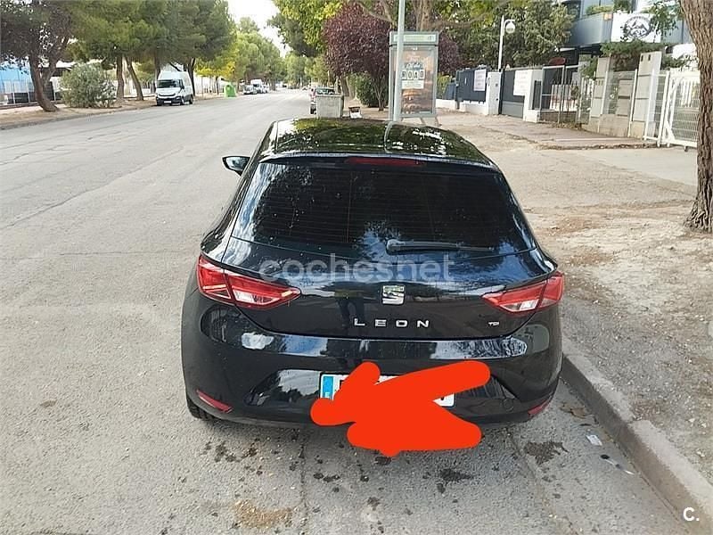 Usado Seat Leon Style 105 CV (77 kW) 2013 Negro Berlina