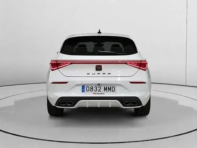 Usado Cupra Leon 150 CV (110 kW) 2023 Blanco Berlina