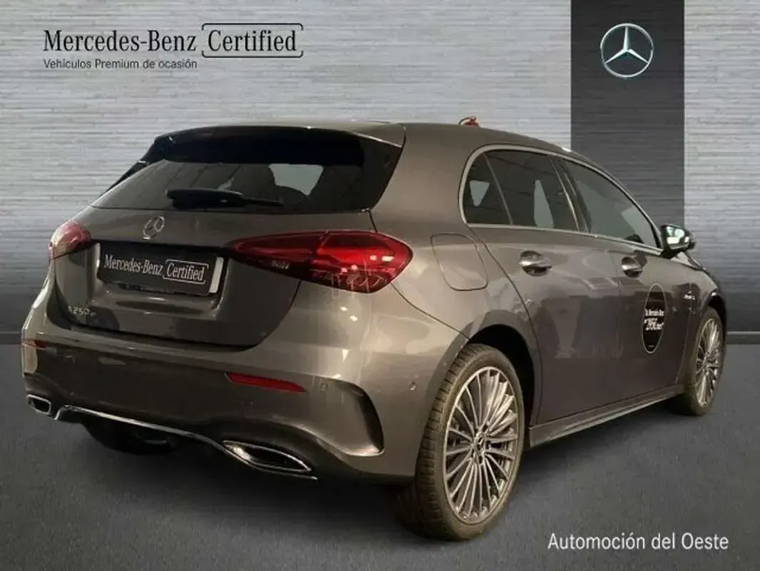 Usado Mercedes A250 218 CV (160 kW) 2024 Gris Berlina