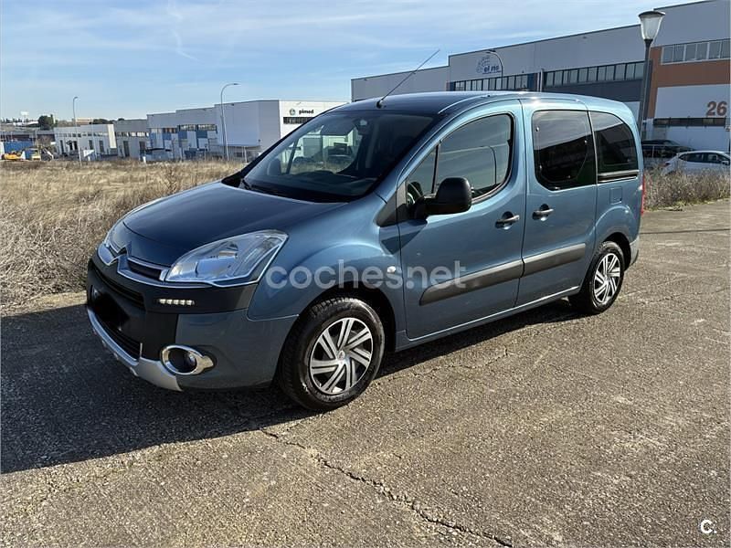 Usado Citroën Berlingo Feel 100 CV (73 kW) 2015 Azul Monovolumen