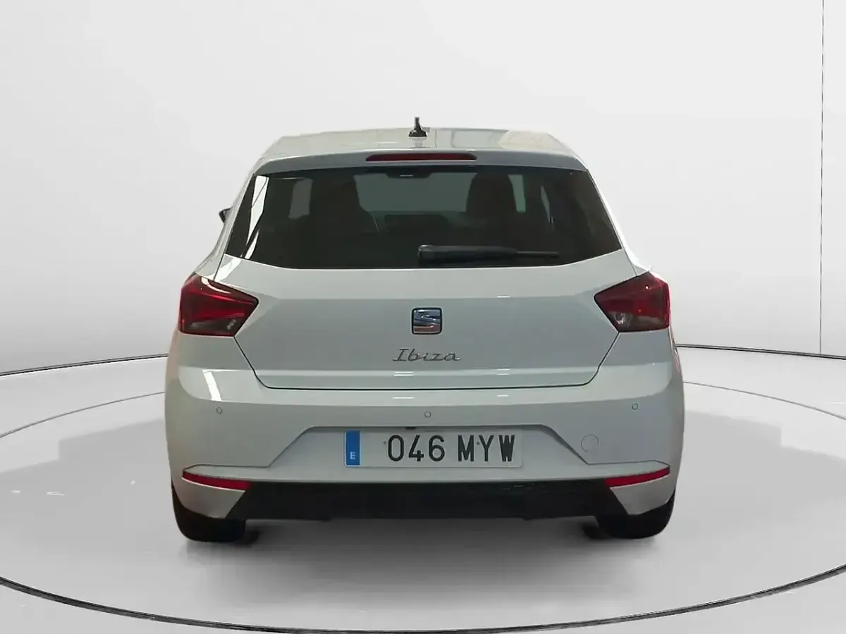 Usado Seat Ibiza 115 CV (84 kW) 2025 Blanco Berlina