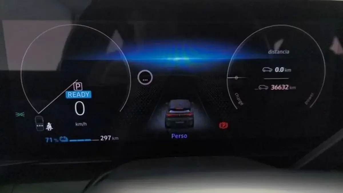 Usado Renault Mégane Techno 160 kW (218 CV) 2024 Azul Utilitario