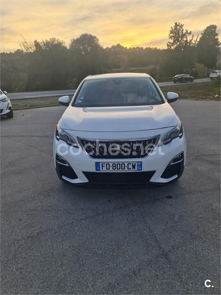 Usado Peugeot 3008 Allure 130 CV (95 kW) 2018 Blanco SUV