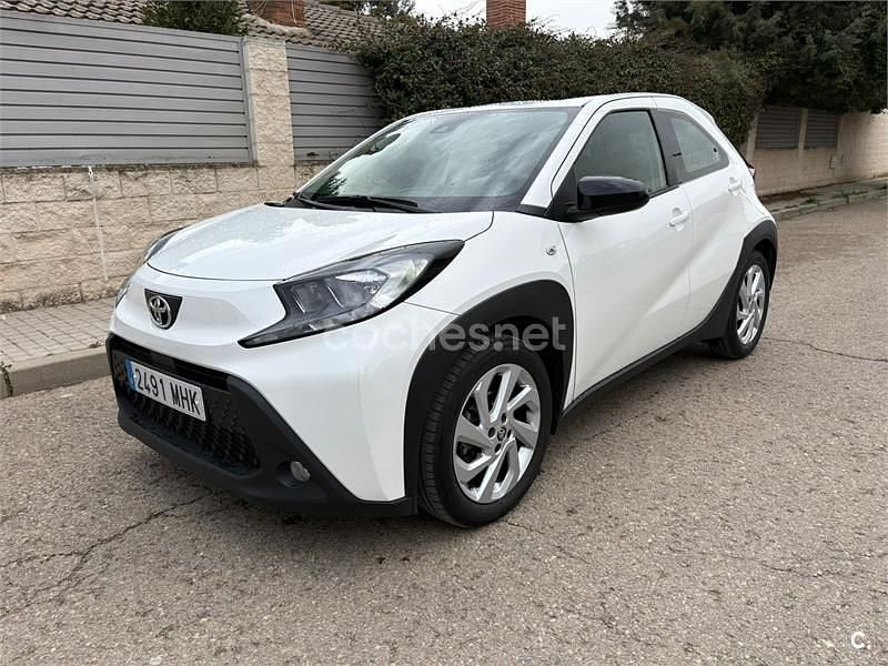 Usado Toyota Aygo X 72 CV (52 kW) 2023 Blanco SUV