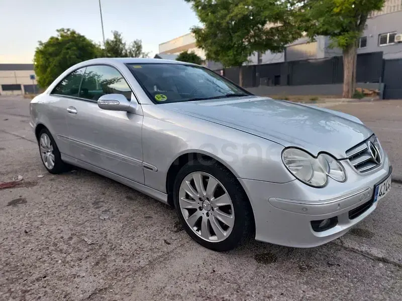 Usado Mercedes CLK320 Elegance 224 CV (164 kW) 2007 Gris / plata Coupe