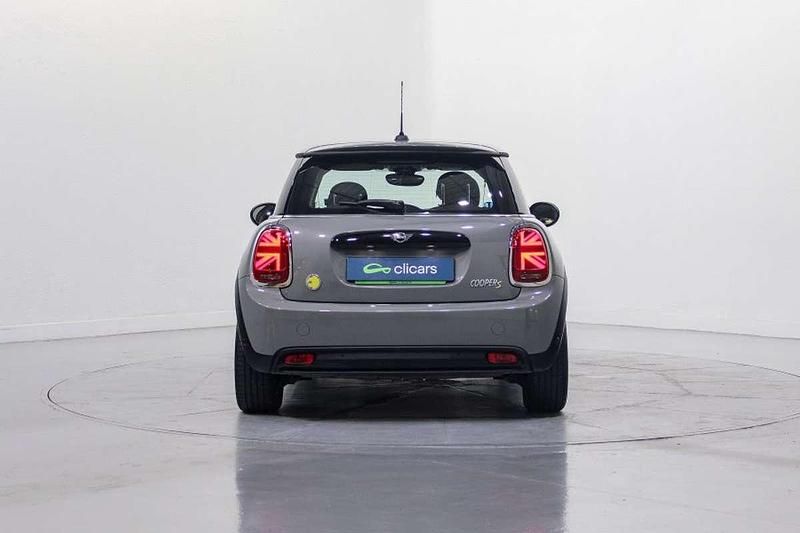 Usado Mini Cooper SE 135 kW (184 CV) 2022 Gris Utilitario