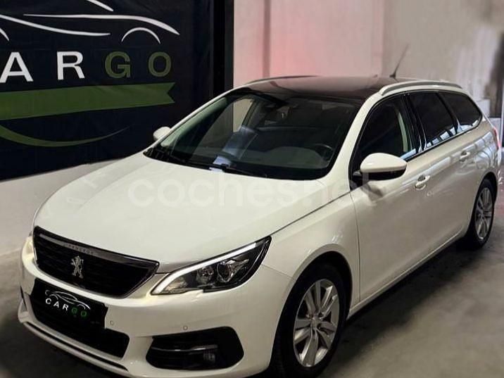 Blanco Usado 2019 Peugeot 308 SW Business-Line Familiar | 9650 € (Un poco caro) - Imagen 1/4