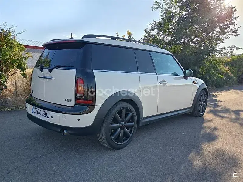 Usado Mini One Clubman 95 CV (69 kW) 2009 Blanco Familiar