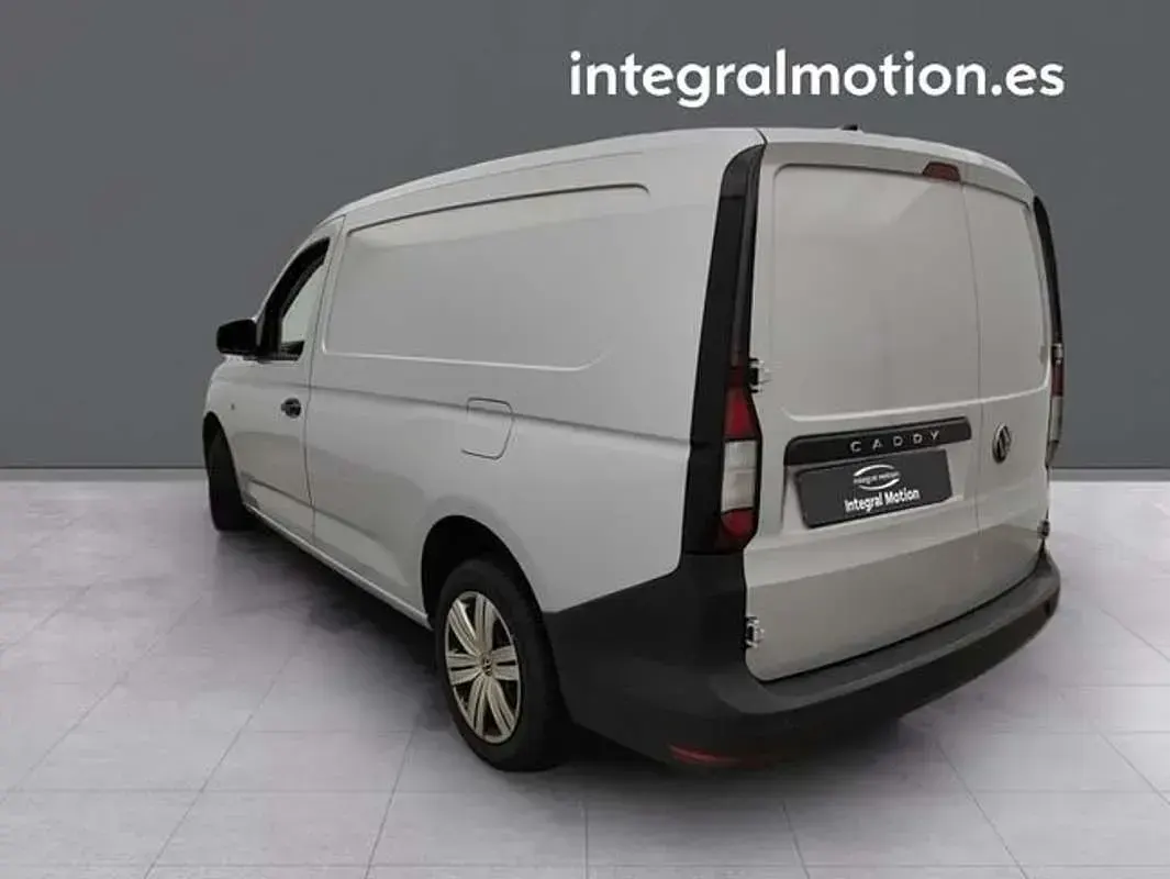 Usado VW Caddy Maxi 102 CV (75 kW) 2023 Gris Monovolumen