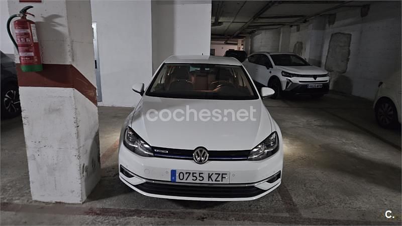Blanco Usado 2019 VW Golf Advance Berlina | 17.900 € (Buen precio) - Imagen 1/4
