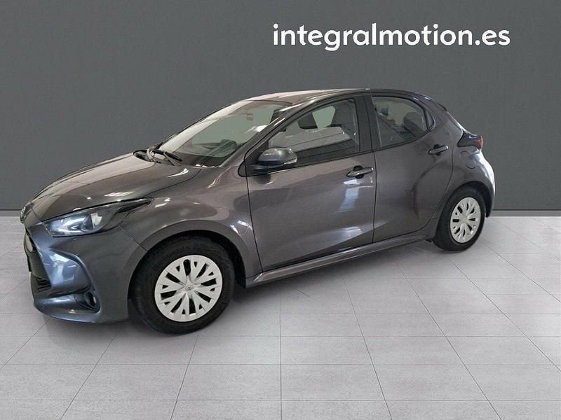 Gris Usado 2022 Toyota Yaris Business Edition Berlina | 16.900 € (Un poco caro) - Imagen 1/4