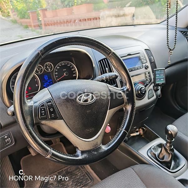 Brugt Hyundai i30 Comfort 109 HK (80 kW) 2010 Hvid Sedan