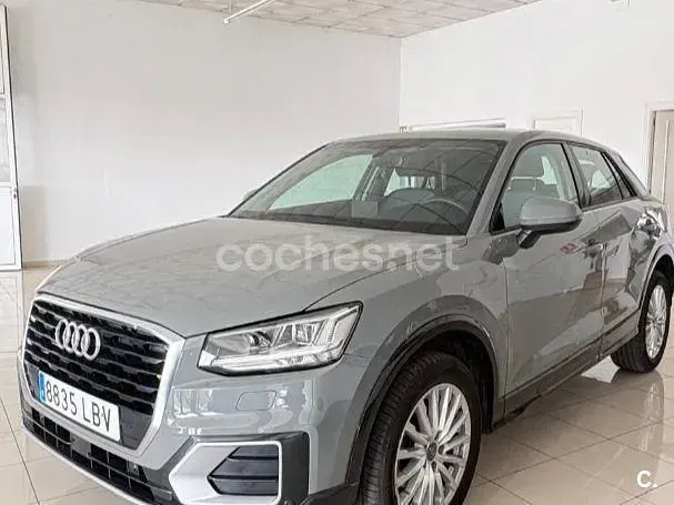 Usado Audi Q2 Design 116 CV (85 kW) 2019 Gris / plata SUV