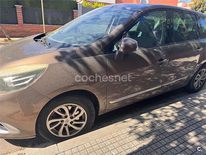 Usado Renault Grand Scénic III Dynamique 110 CV (80 kW) 2013 Beige Monovolumen