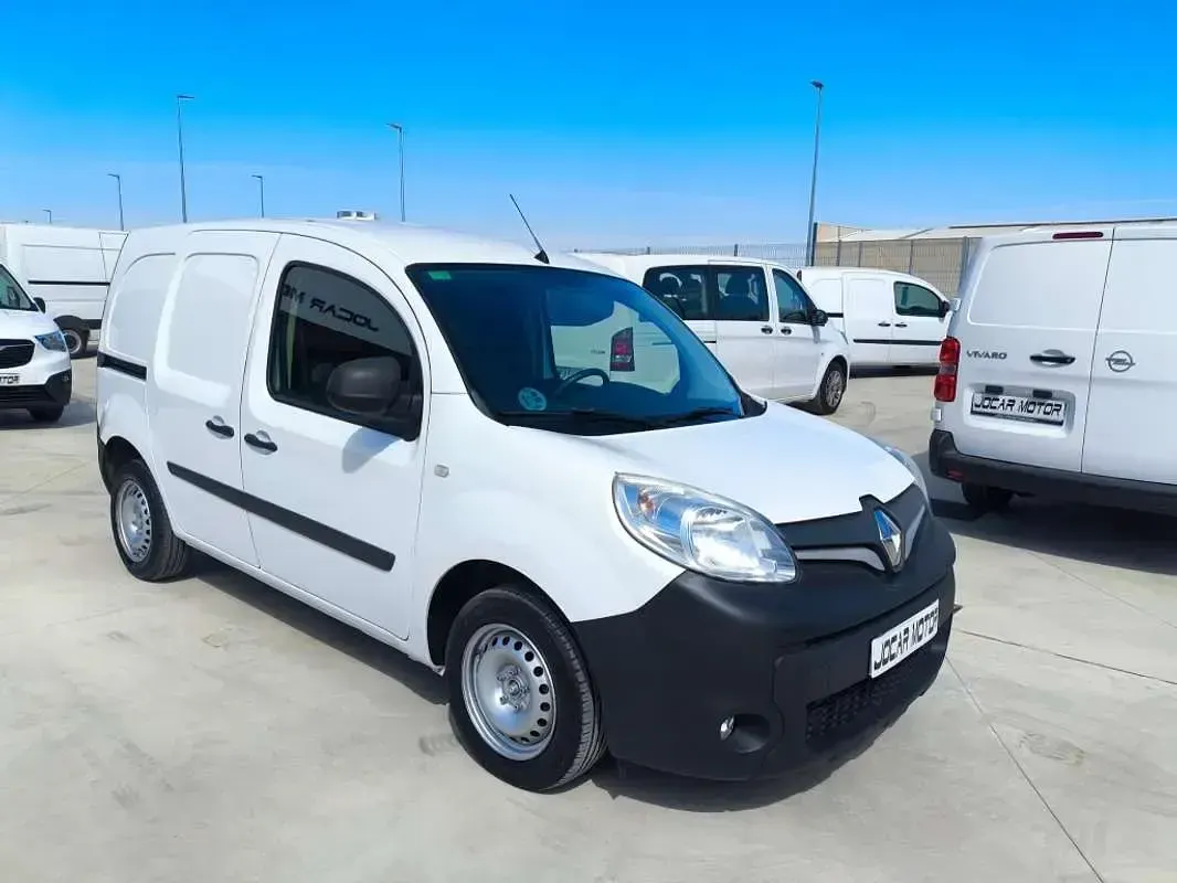 Usado Renault Kangoo 95 CV (69 kW) 2021 Blanco Monovolumen