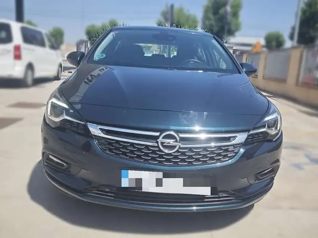 Usado Opel Astra Excellence 136 CV (100 kW) 2017 Verde Familiar