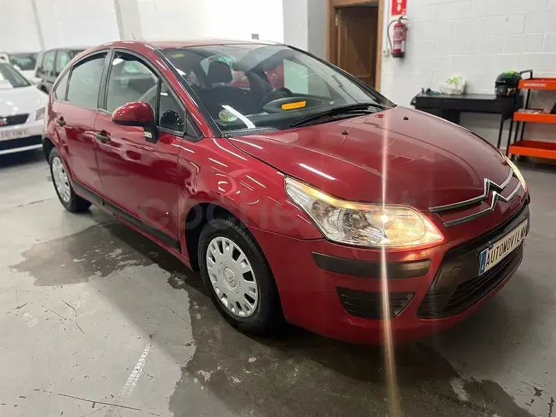 Usado Citroën C4 90 CV (66 kW) 2009 Granate Berlina