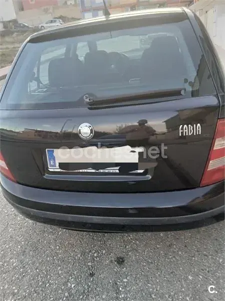 Usado Skoda Fabia 64 CV (47 kW) 2005 Negro Familiar