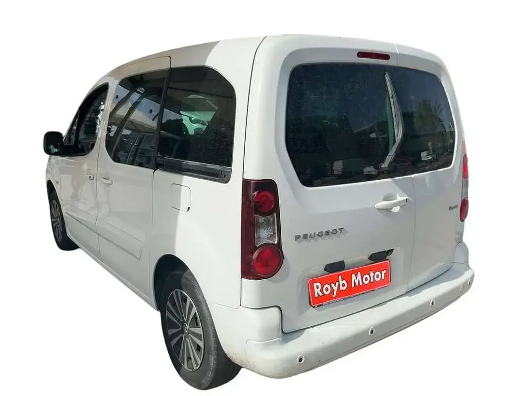 Usado Peugeot TePee Active 99 CV (72 kW) 2017 Blanco Van