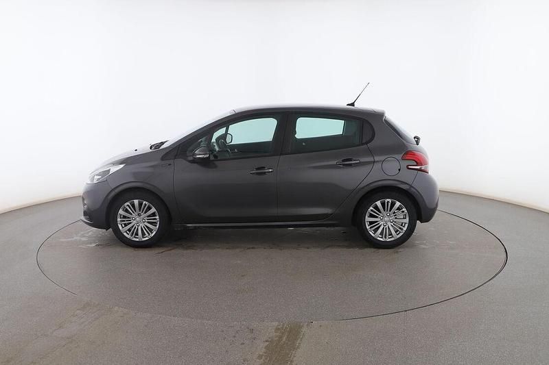 Usado Peugeot 208 Signature Sky 82 CV (60 kW) 2019 Gris Utilitario