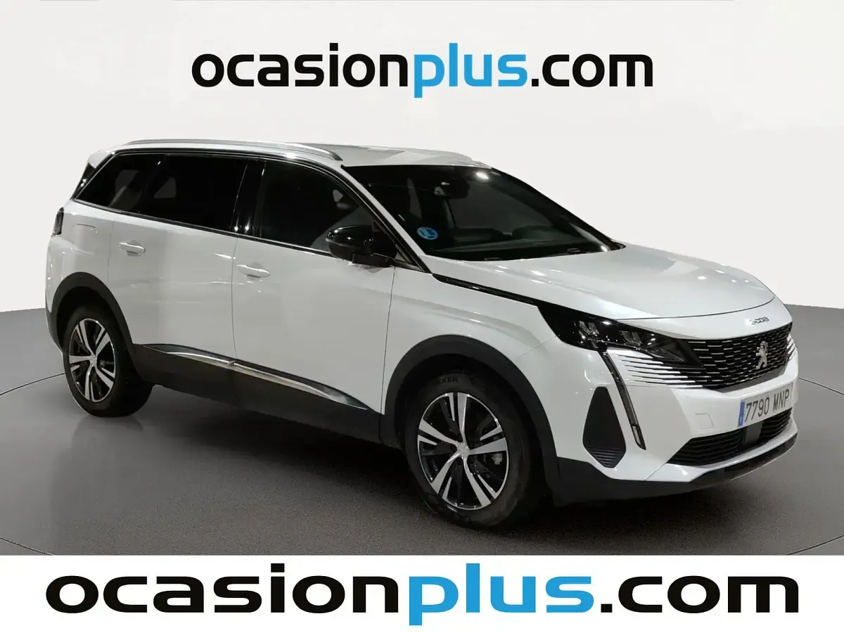 Usado Peugeot 5008 Allure 136 CV (100 kW) 2024 Blanco SUV