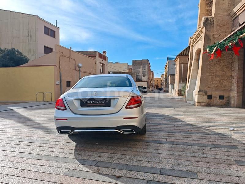 Usado Mercedes E220 194 CV (142 kW) 2018 Gris / plata Berlina