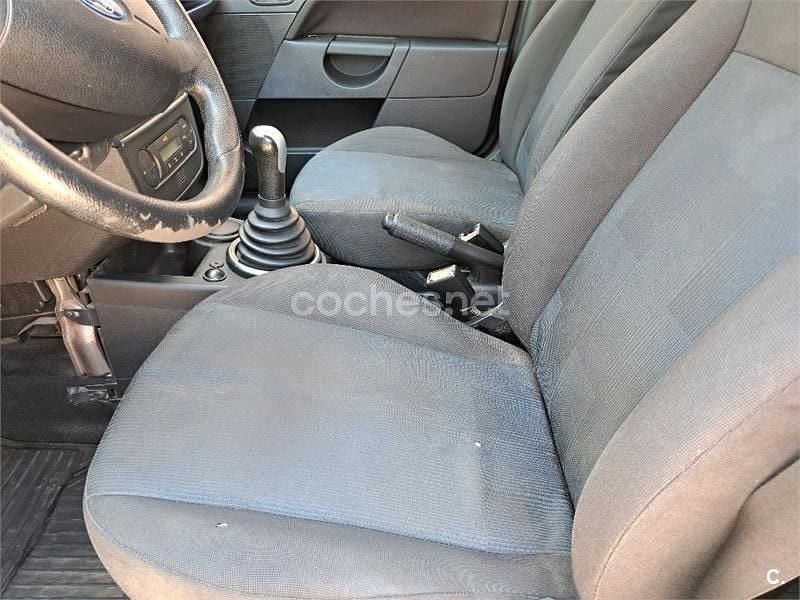 Usado Ford Fiesta 80 CV (58 kW) 2007 Azul Utilitario