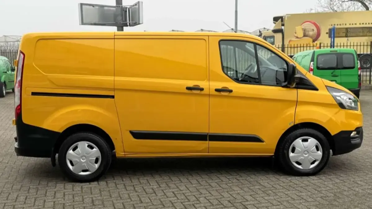 Usado Ford Transit Custom Ambiente 131 CV (96 kW) 2019 Amarillo Van