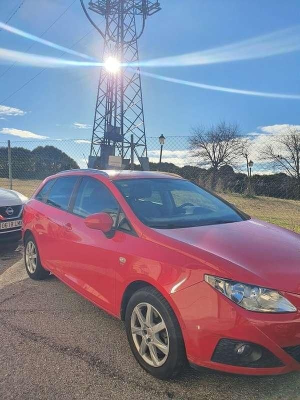 Usado Seat Ibiza ST Style 105 CV (77 kW) 2012 Rojo Familiar