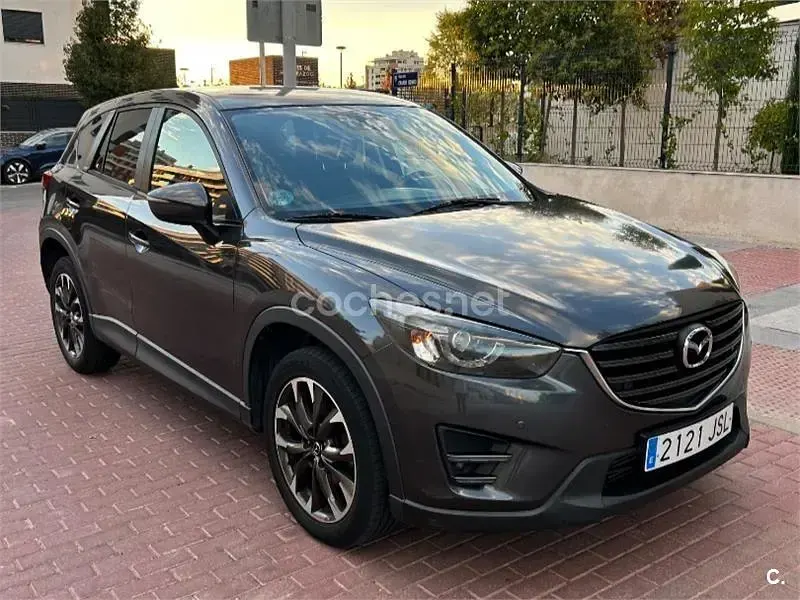 Usado Mazda CX-5 Style 150 CV (110 kW) 2016 Gris / plata SUV
