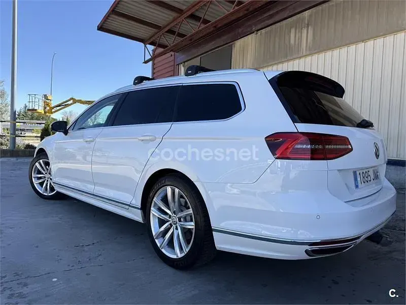 Usado VW Passat Sportline 190 CV (139 kW) 2016 Blanco Familiar