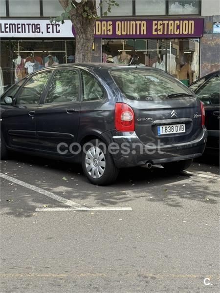 Gris / plata Usado 2005 Citroën Xsara Picasso Monovolumen | 2000 € (Buen precio) - Imagen 1/2