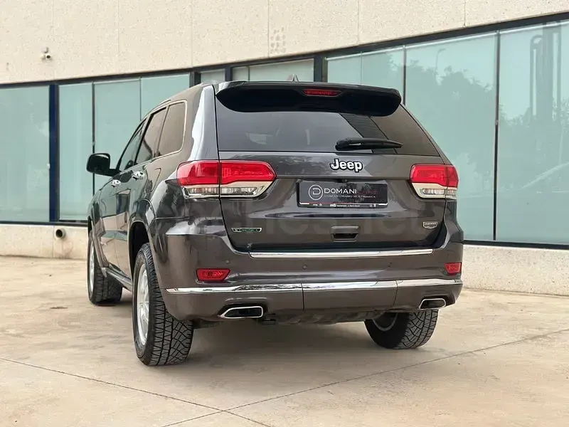 Usado Jeep Grand Cherokee Summit 250 CV (183 kW) 2016 Marrón SUV