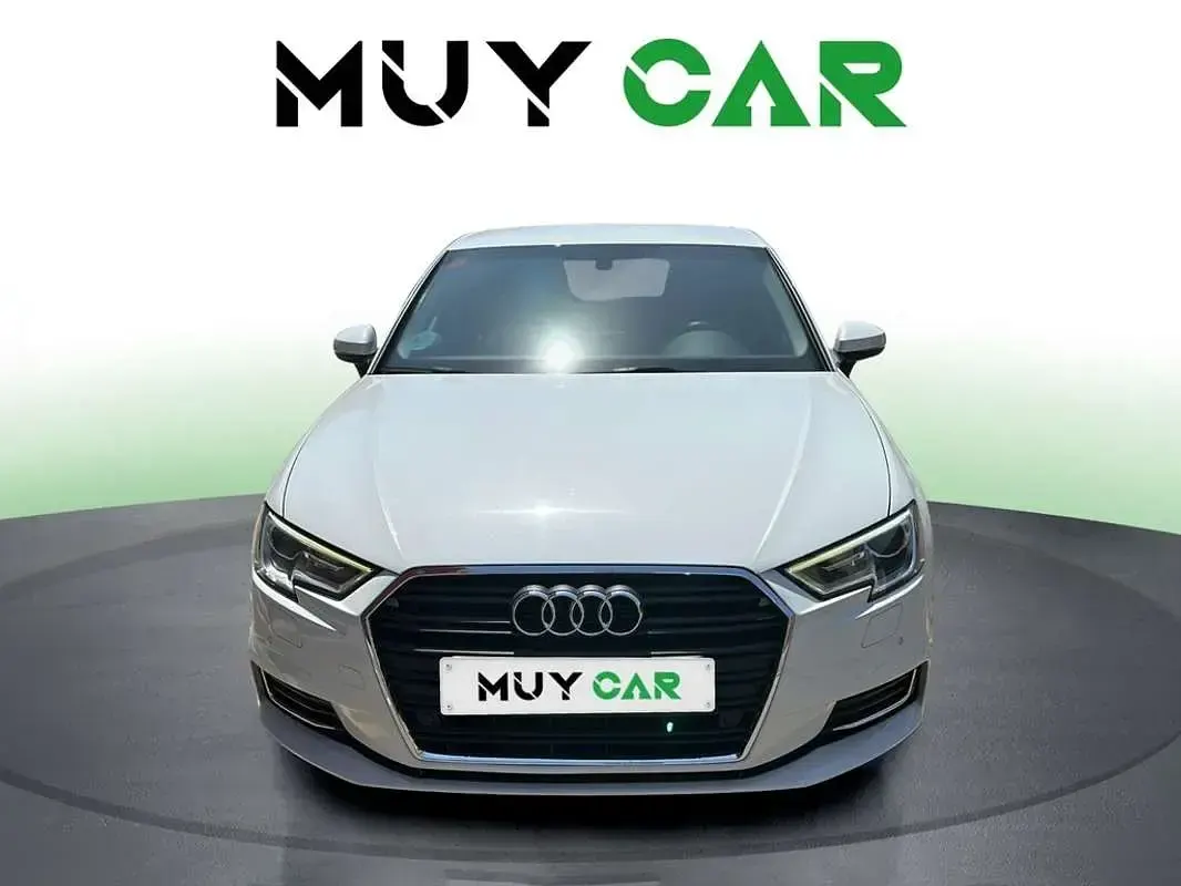 Usado Audi A3 Sportback Design 110 CV (80 kW) 2017 Blanco Utilitario